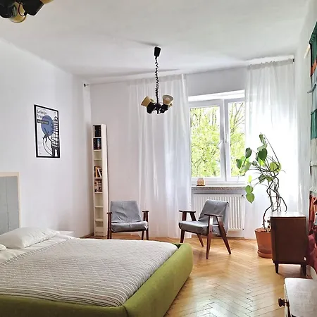 Mid-century Apartamento Cracovia